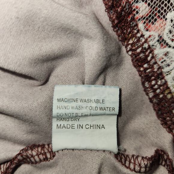 Chic Floral Tunic with Lace Detail - Size 14W - Picture 8 of 8